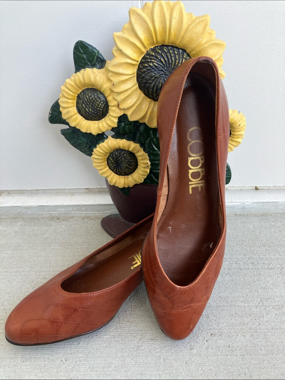 Vintage 80s Solid Color Burnt Sienna Leather Slip On Almond Toe Wedge Flats